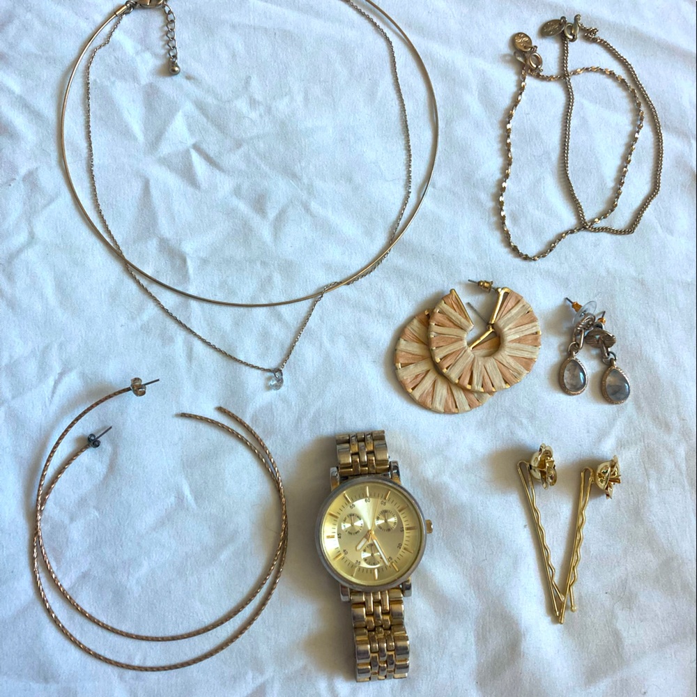 Gold tone jewelry bundle